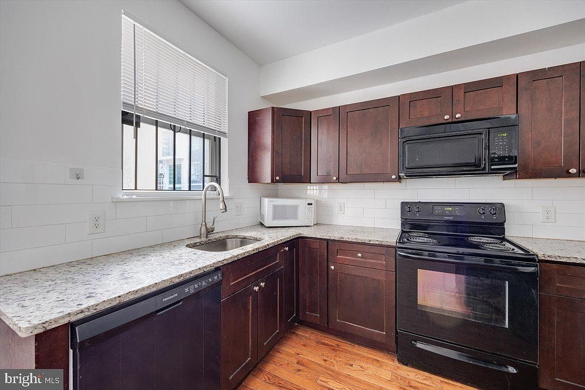 1322 N 15th St Philadelphia, PA 19121 - Thumbnail 3