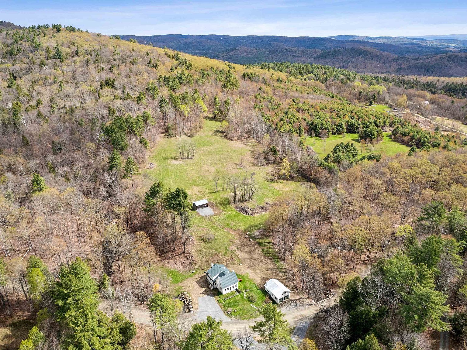 366 Knapp Pond Rd Cavendish, VT 05142 - Thumbnail 3
