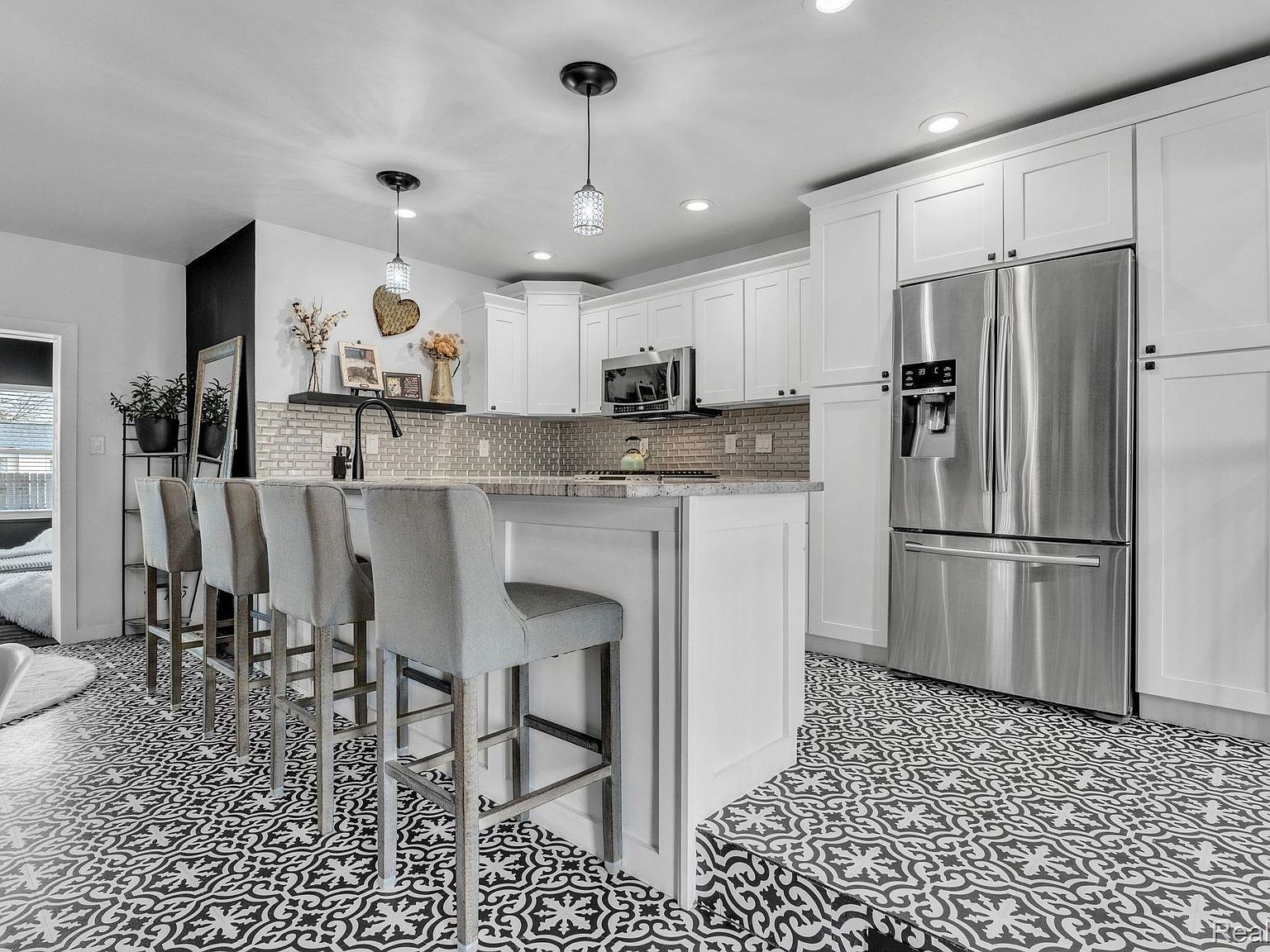 14912 Heyer St Livonia, MI 48154 - Thumbnail 3