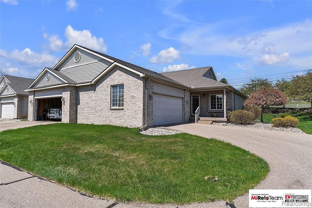 1837 Willow Creek Dr Lansing, MI 48917 - Thumbnail 3