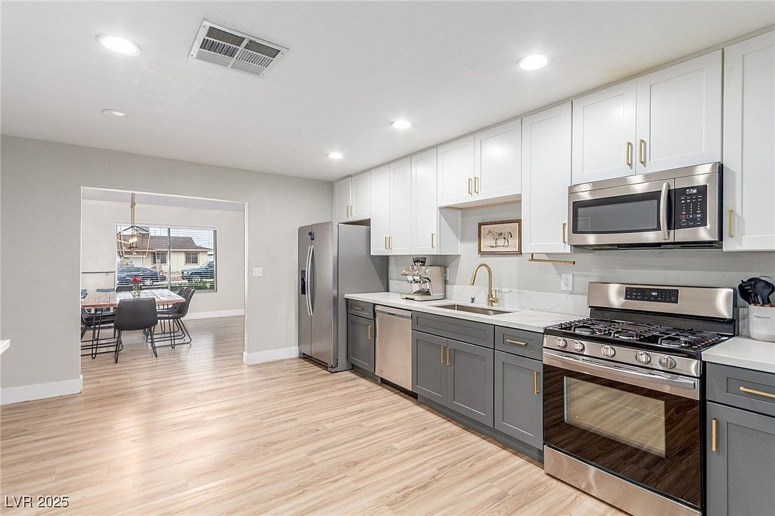 242 Fullerton Ave Henderson, NV 89015 - Thumbnail 3