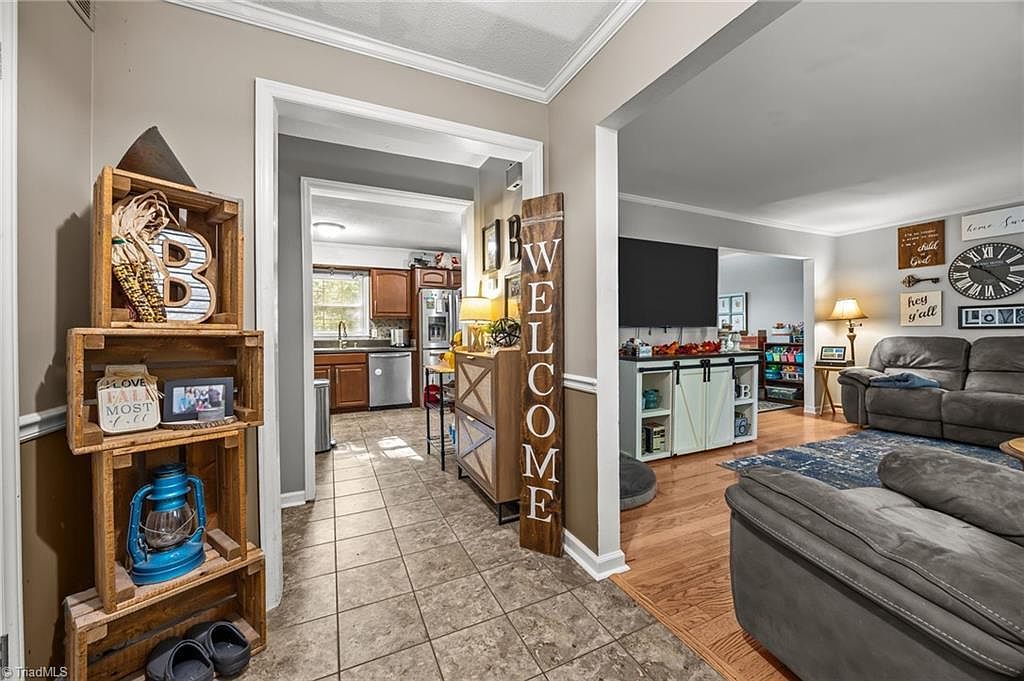 5809 Carriage Ln Greensboro, NC 27410 - Thumbnail 3