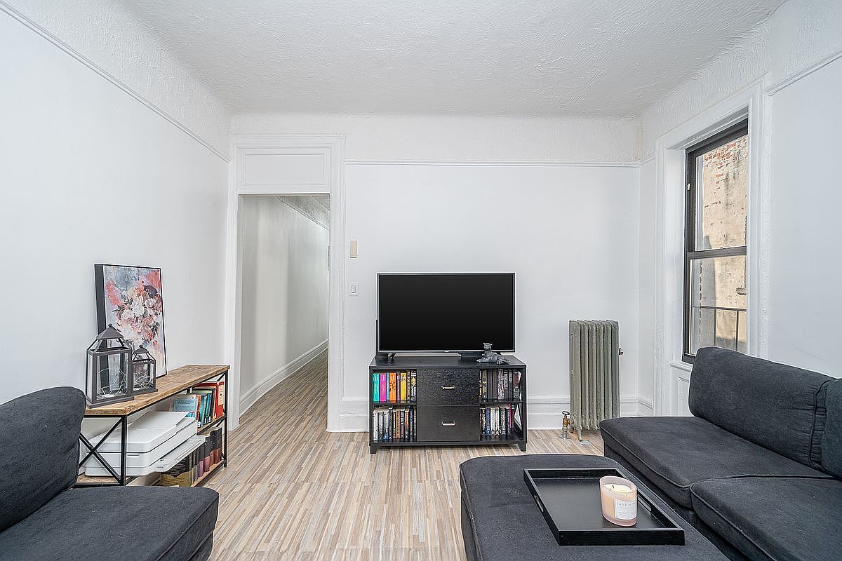 1989 Amsterdam Ave #61 New York, NY 10032 - Thumbnail 3