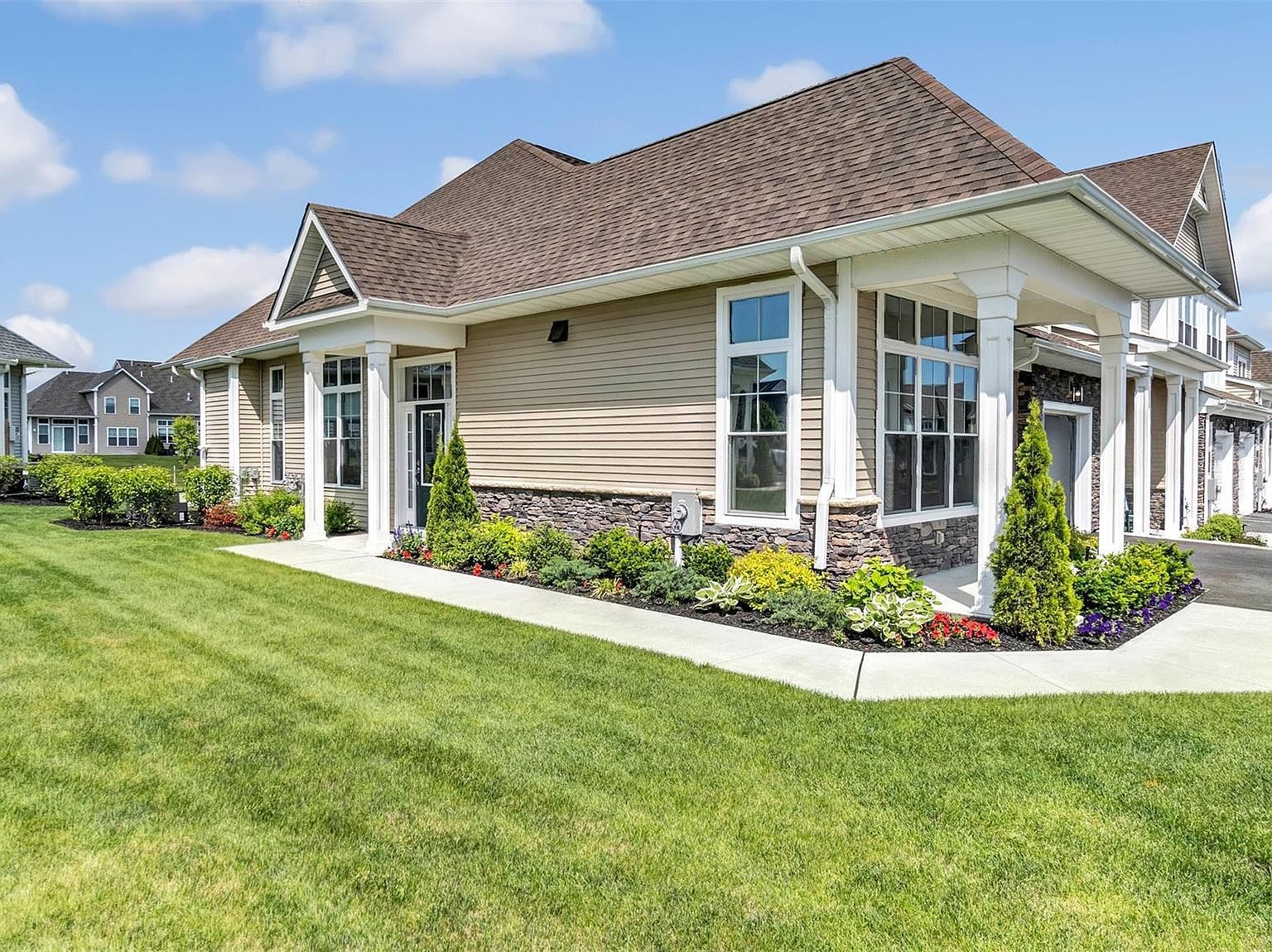 333 Wavell Ave Yaphank, NY 11980 - Thumbnail 3