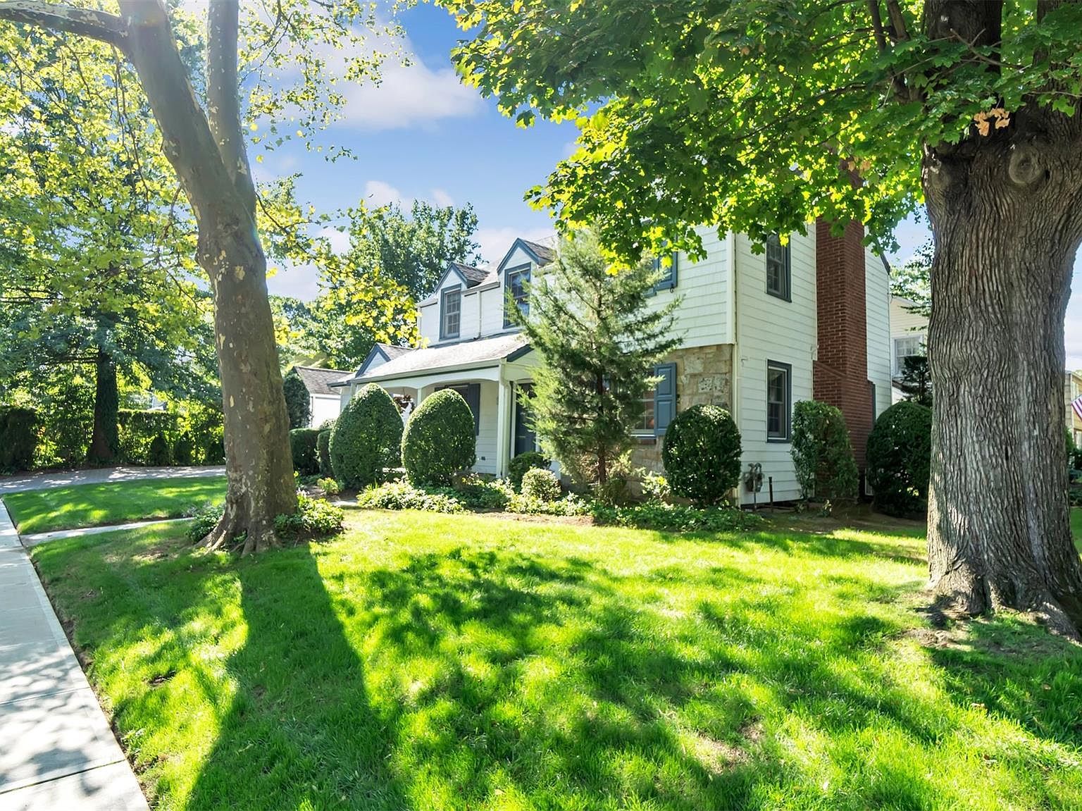 35 Carlton St Malverne, NY 11565 - Thumbnail 3