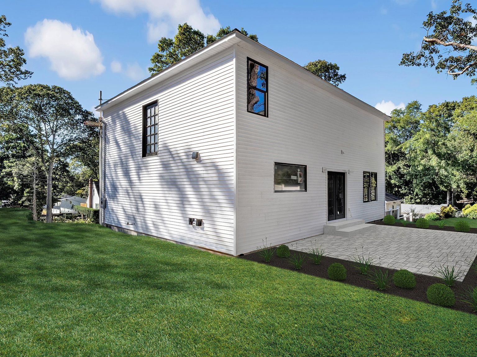 96 Herod Point Rd Wading River, NY 11792 - Thumbnail 3