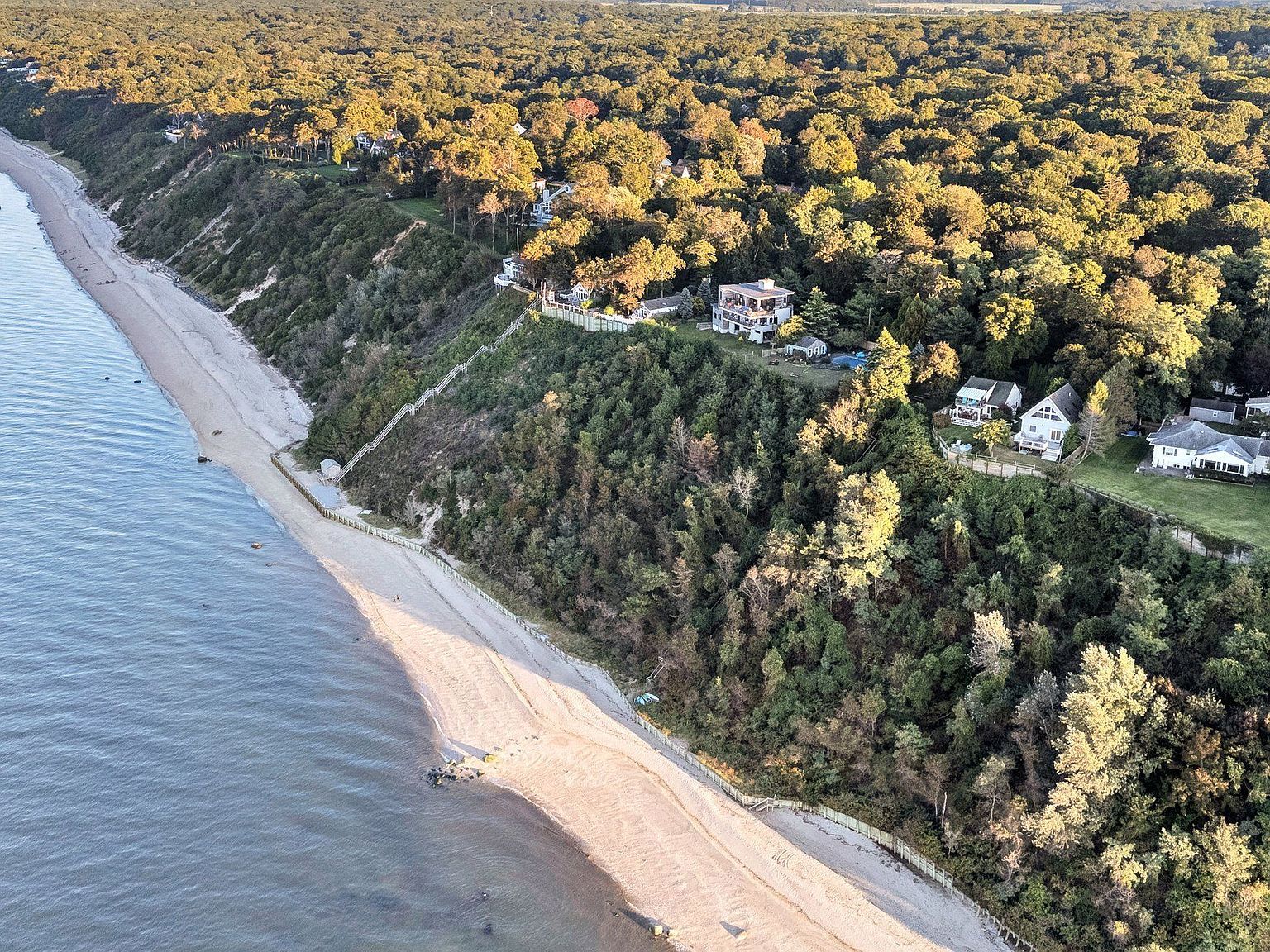 81 Beach Rd Wading River, NY 11792 - Thumbnail 3