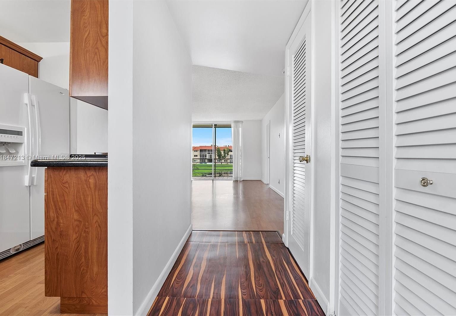 2800 Sunrise Lakes Dr W APT 202 Sunrise, FL 33322 - Thumbnail 3