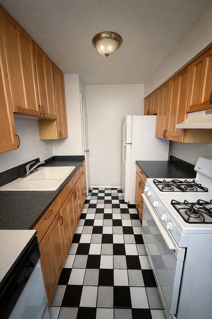 740 Hill Dr APT 303 Hoffman Estates, IL 60169 - Thumbnail 3