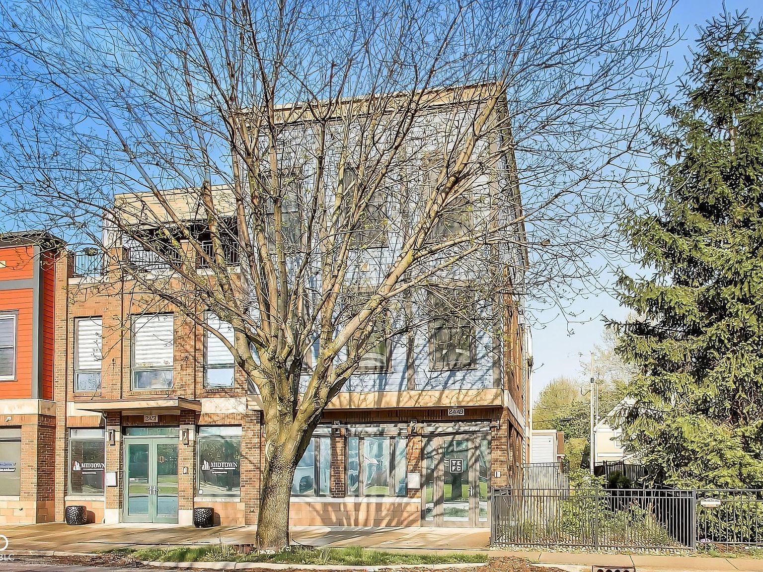 2449 N Delaware St Indianapolis, IN 46205 - Thumbnail 3