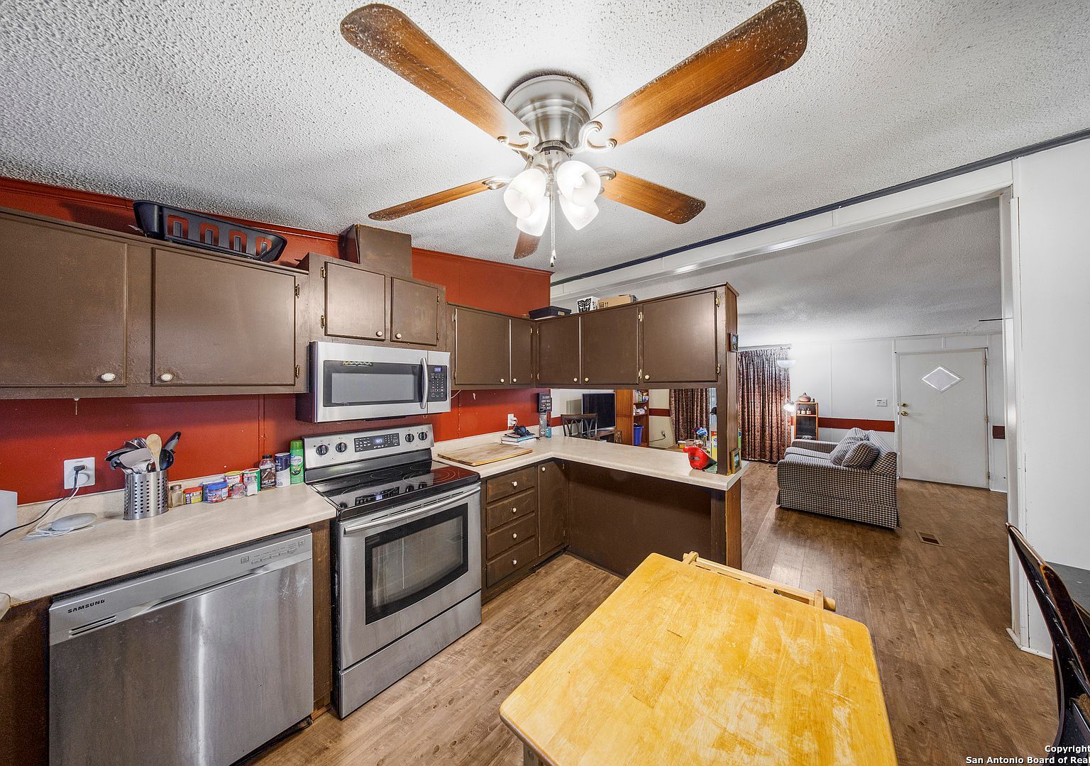 688 Canyon Dr Canyon Lake, TX 78133 - Thumbnail 3