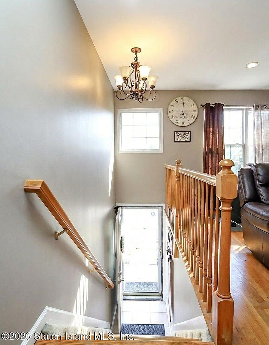 35 Daniella Ct Staten Island, NY 10314 - Thumbnail 3