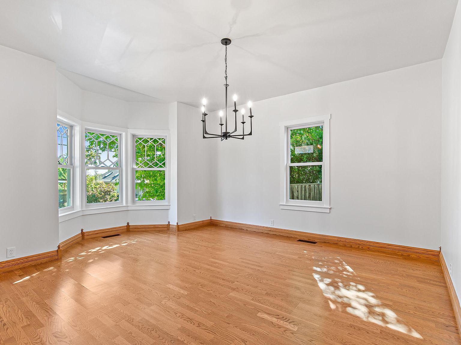 117 High St Ashland, OR 97520 - Thumbnail 3