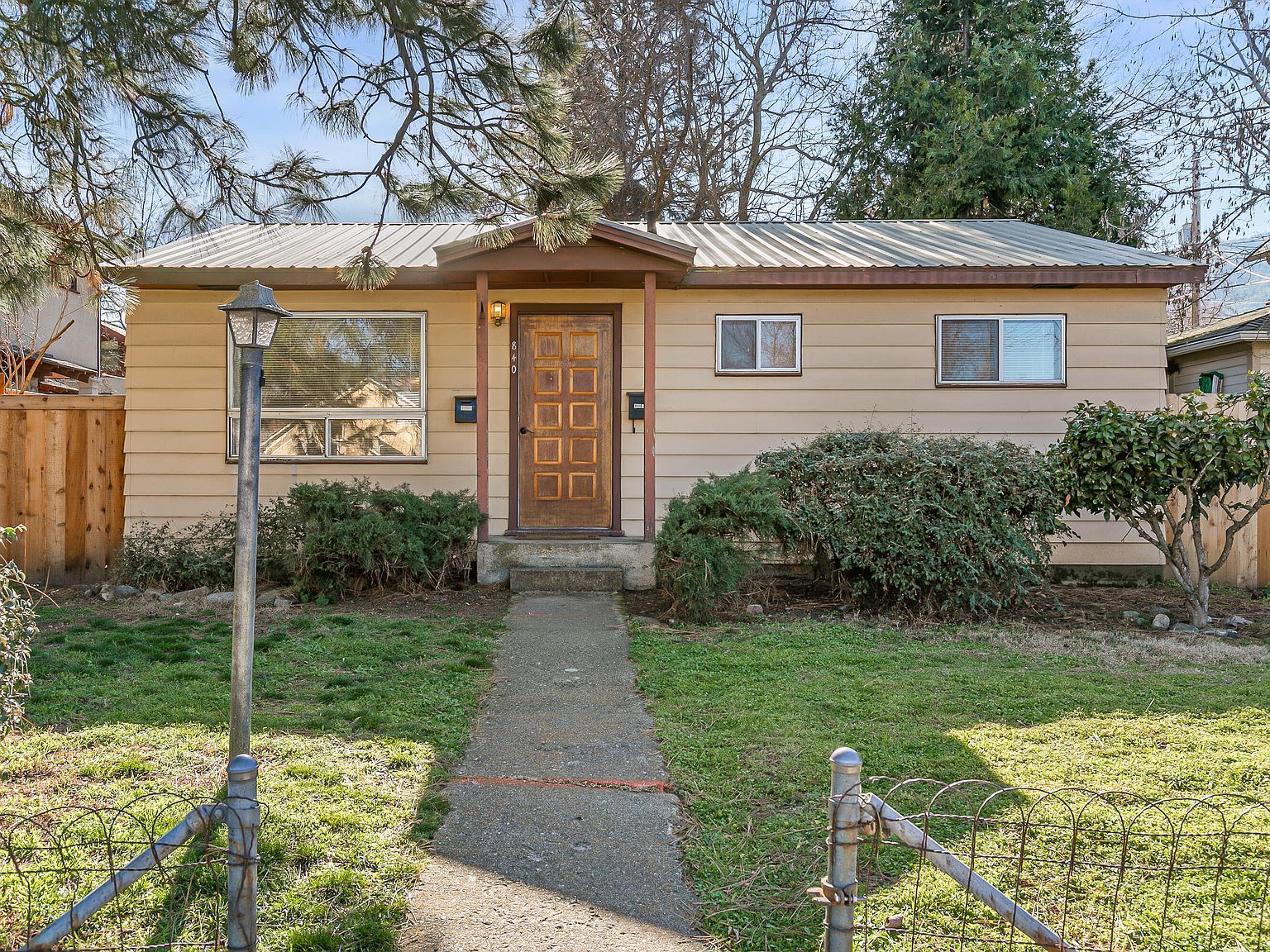 840 B St Ashland, OR 97520 - Thumbnail 3