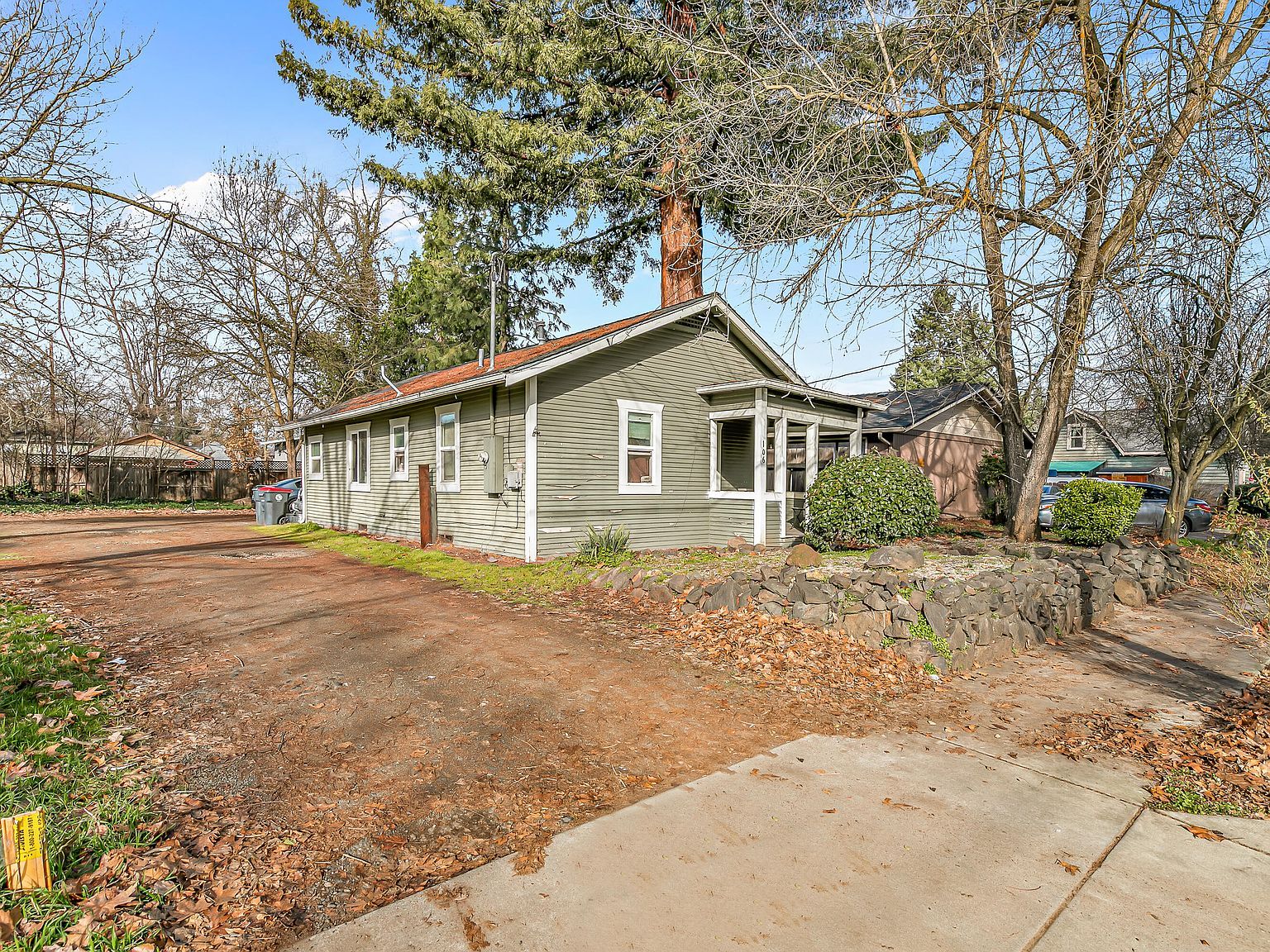 108 Cottage St Medford, OR 97504 - Thumbnail 3