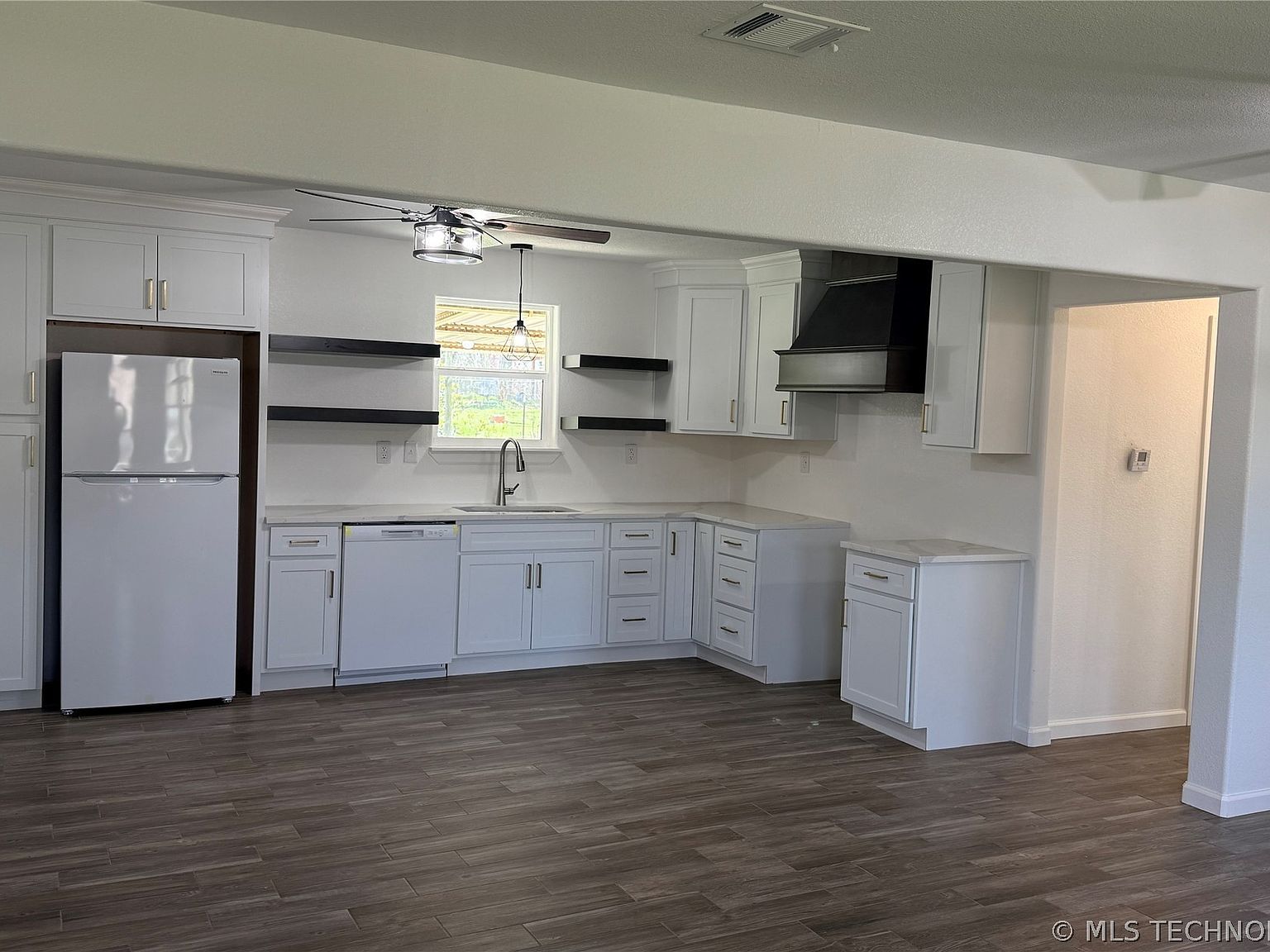 34 1st St Cartwright, OK 74731 - Thumbnail 3