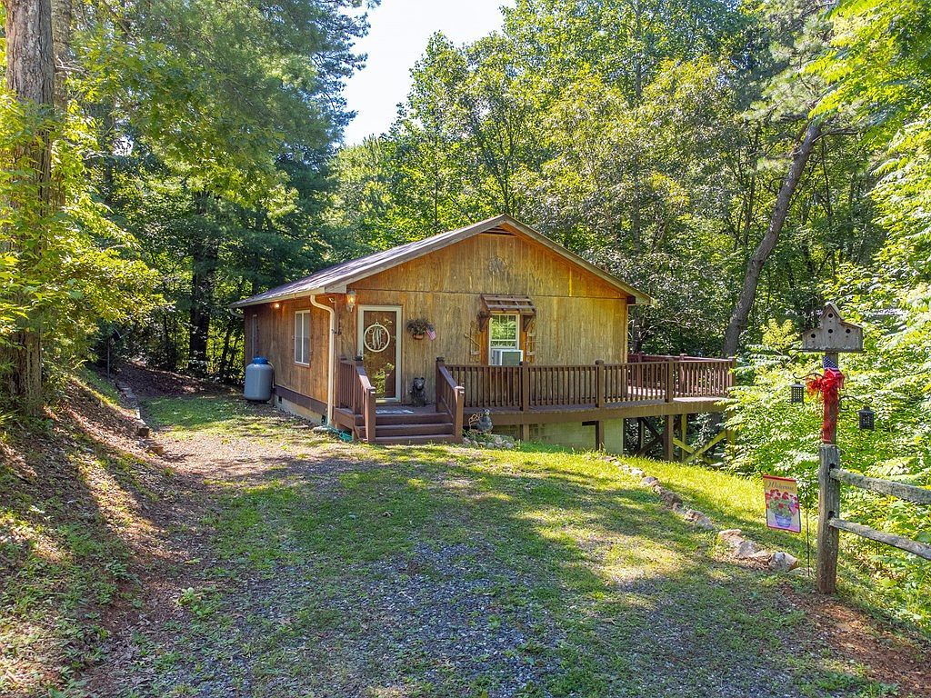 116 Keepsake Ln Whittier, NC 28789 - Thumbnail 3