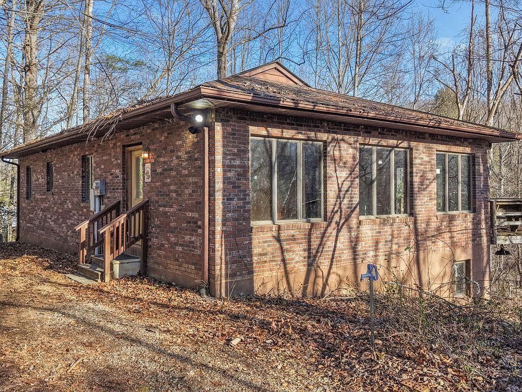 137 Deerwood Dr Franklin, NC 28734 - Thumbnail 3