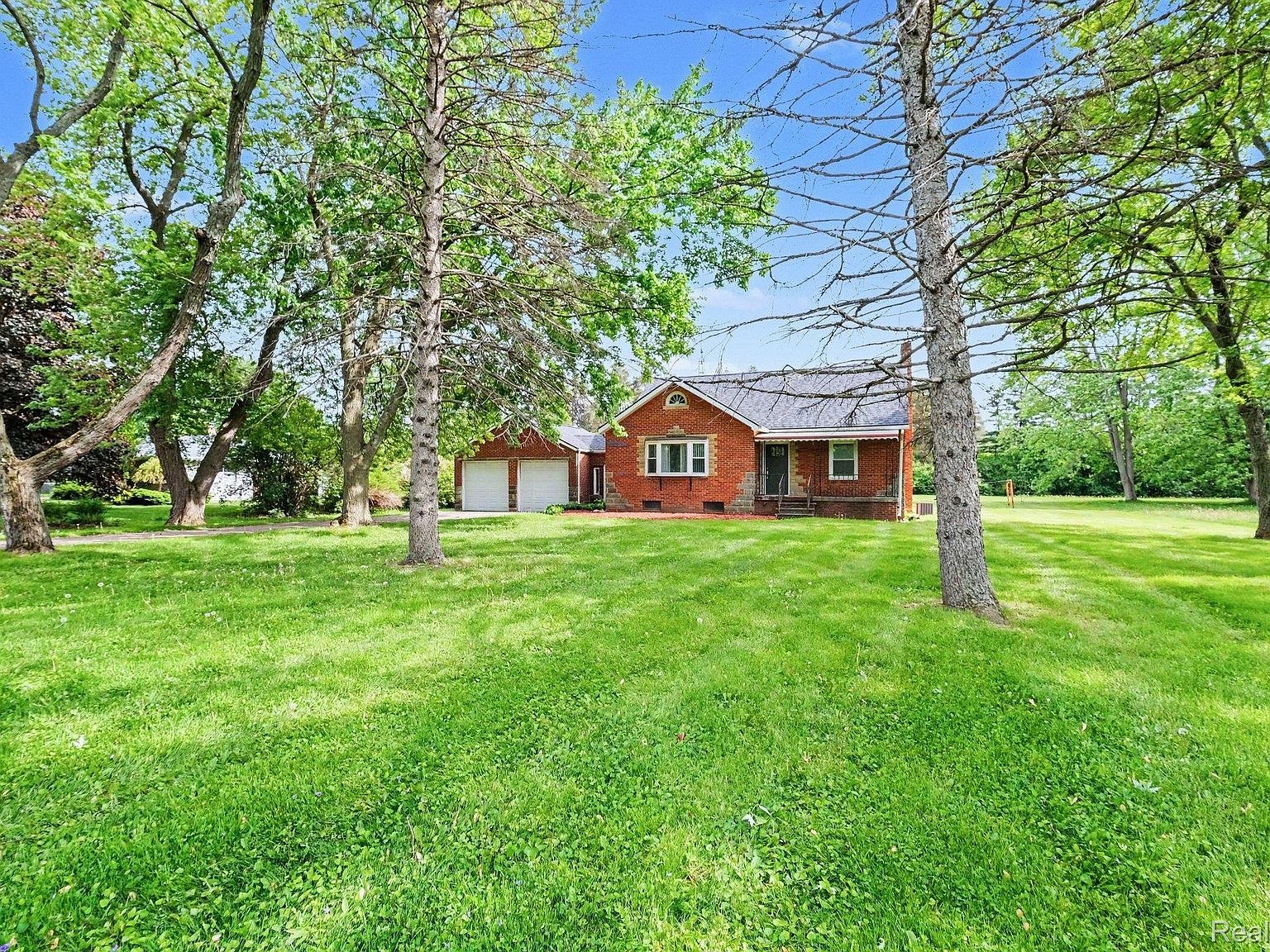 1093 W Maple Ave Burton, MI 48507 - Thumbnail 3
