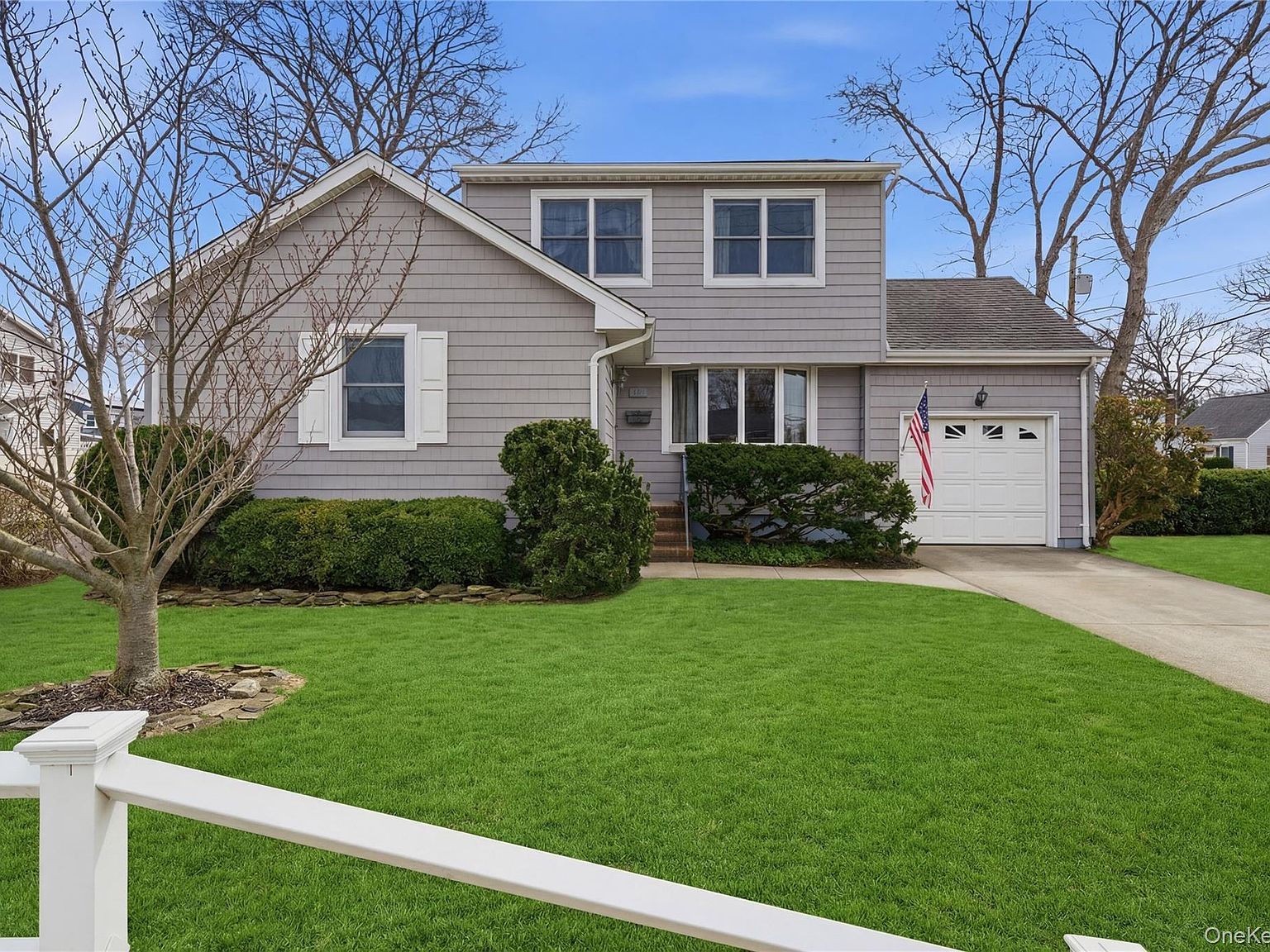 219 E John St Lindenhurst, NY 11757 - Thumbnail 3