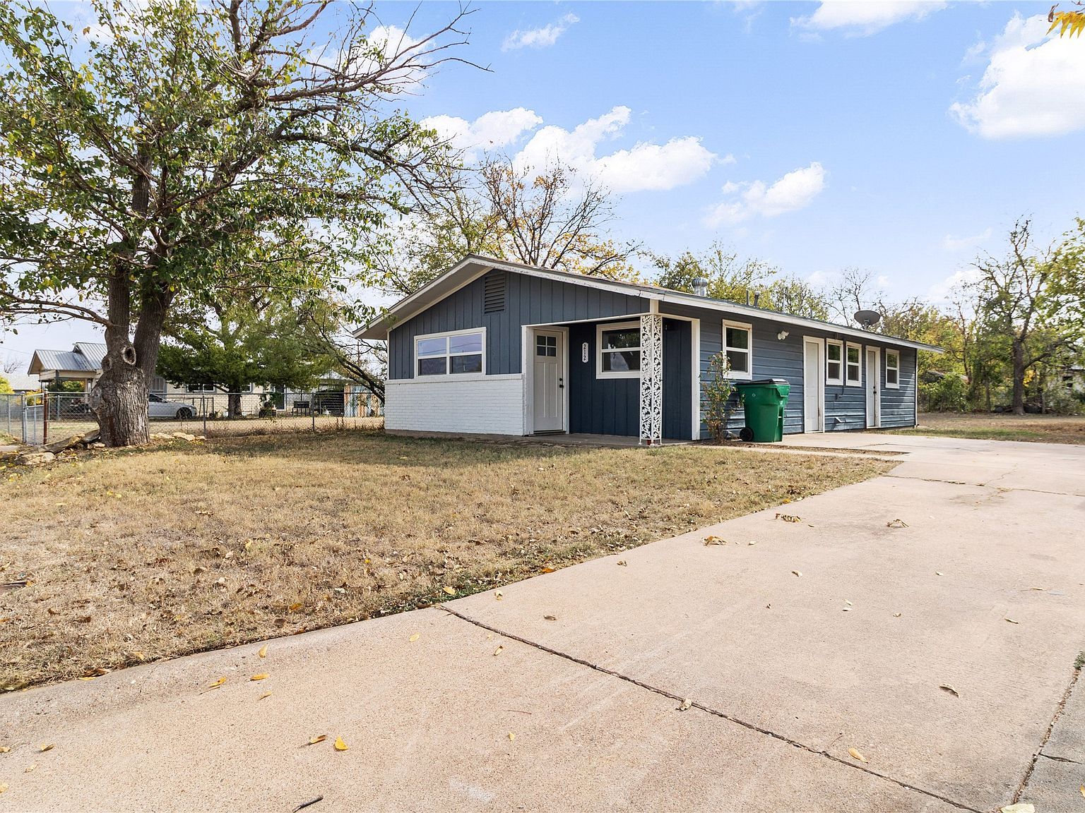 212 E 2nd St Coleman, TX 76834 - Thumbnail 3