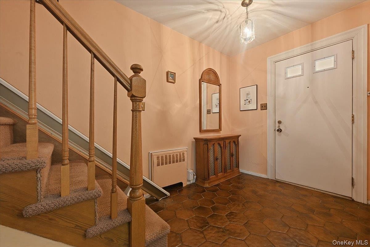 218-37 Grand Central Pkwy Queens Village, NY 11427 - Thumbnail 3