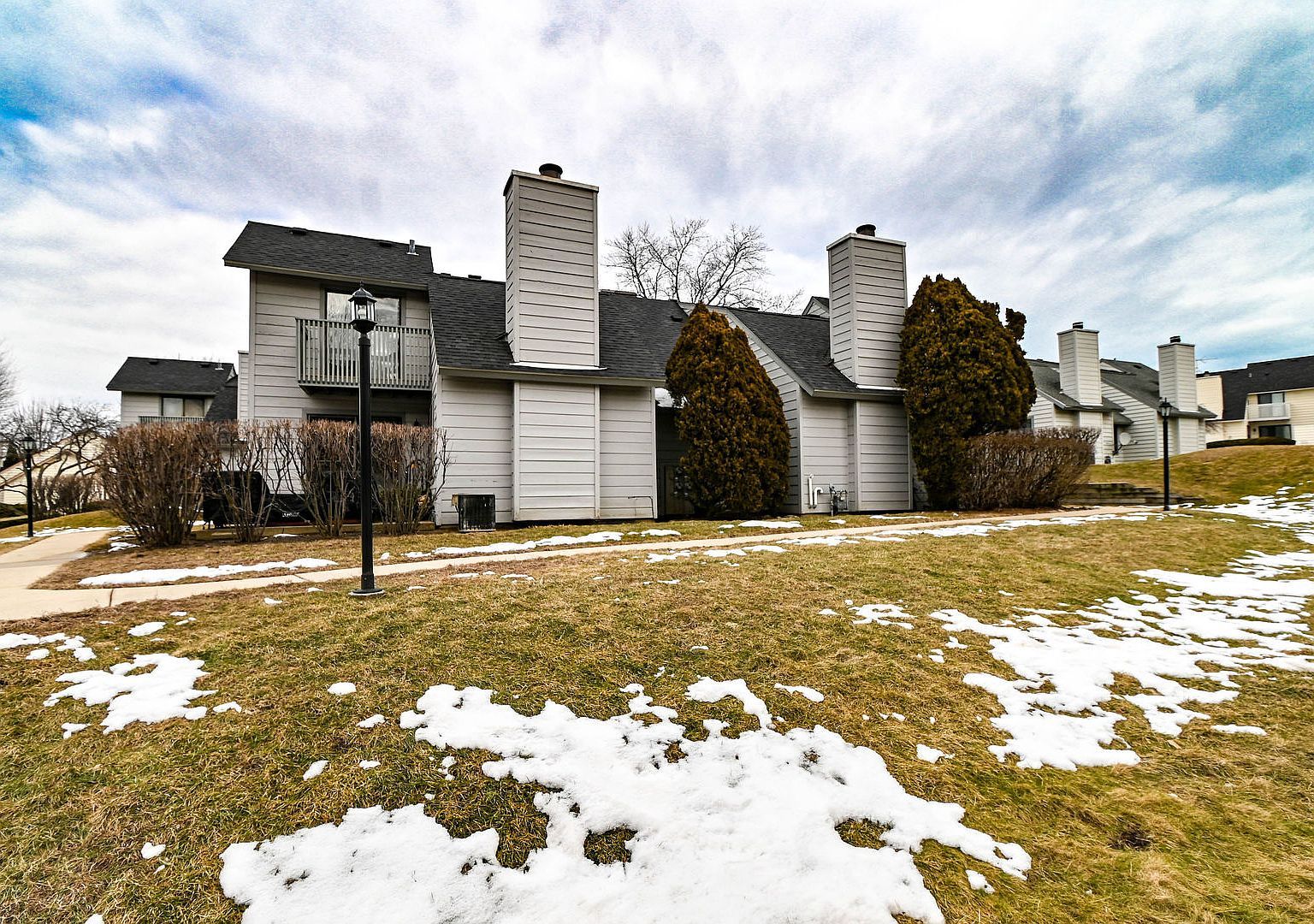 598 Dunham Rd Gurnee, IL 60031 - Thumbnail 3