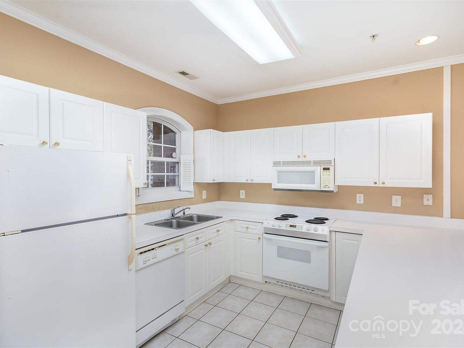 9315 Meadow Vista Rd Charlotte, NC 28213 - Thumbnail 3