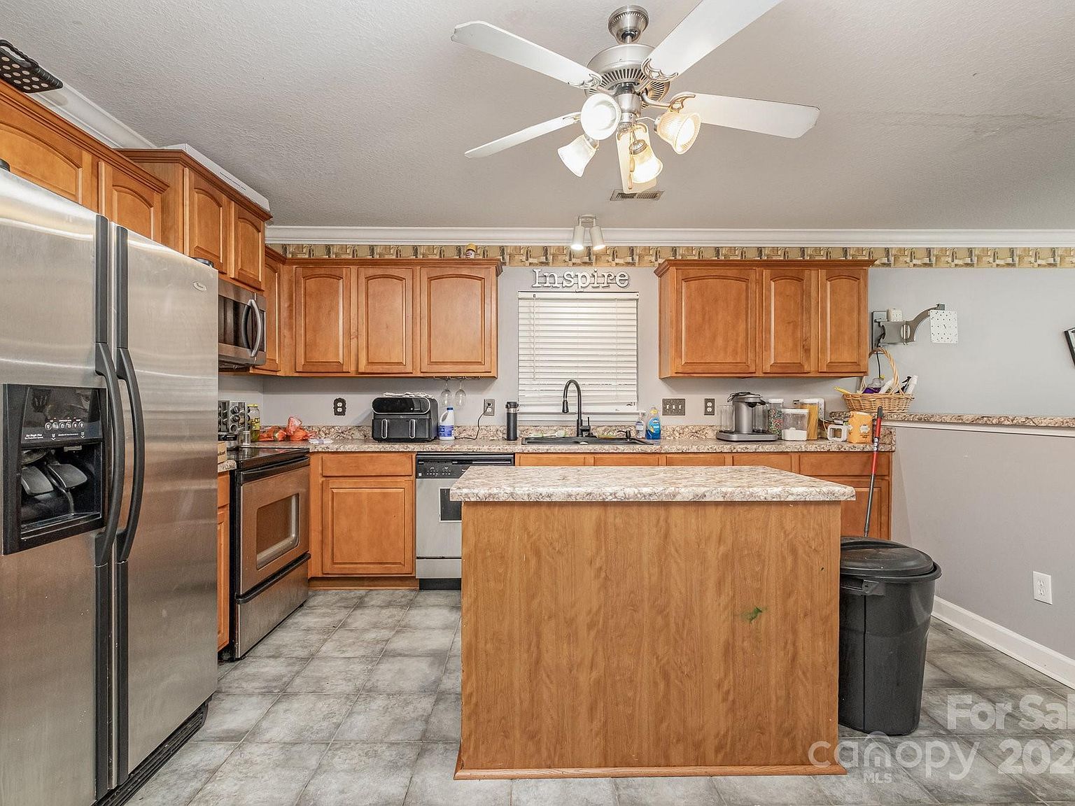 1820 Oakdale Green Dr Charlotte, NC 28216 - Thumbnail 3