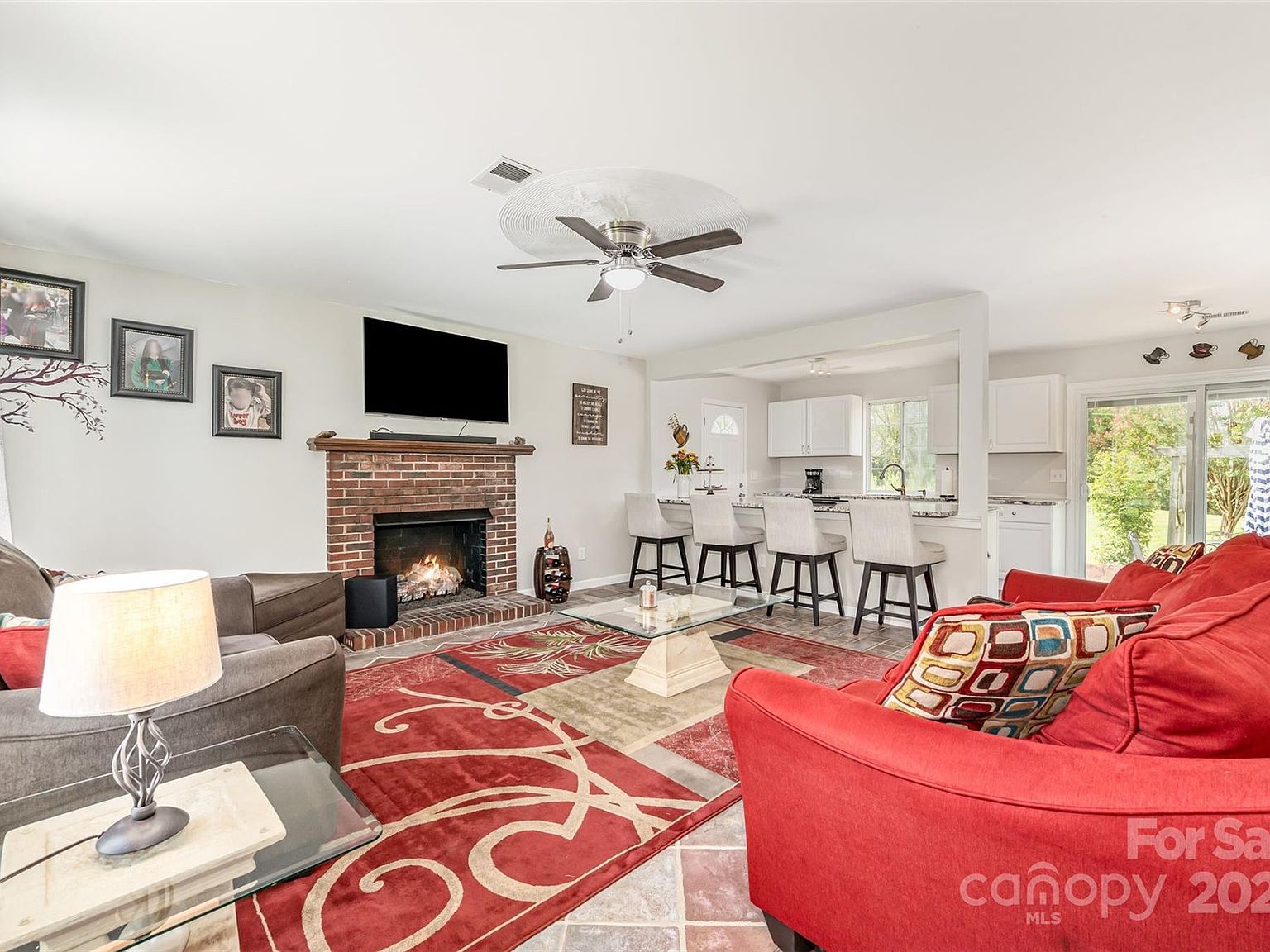 2424 Castlecomer Dr Charlotte, NC 28262 - Thumbnail 3