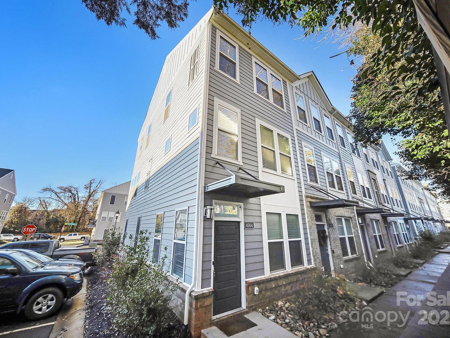 4004 Capital Ridge Ct Charlotte, NC 28205 - Thumbnail 3