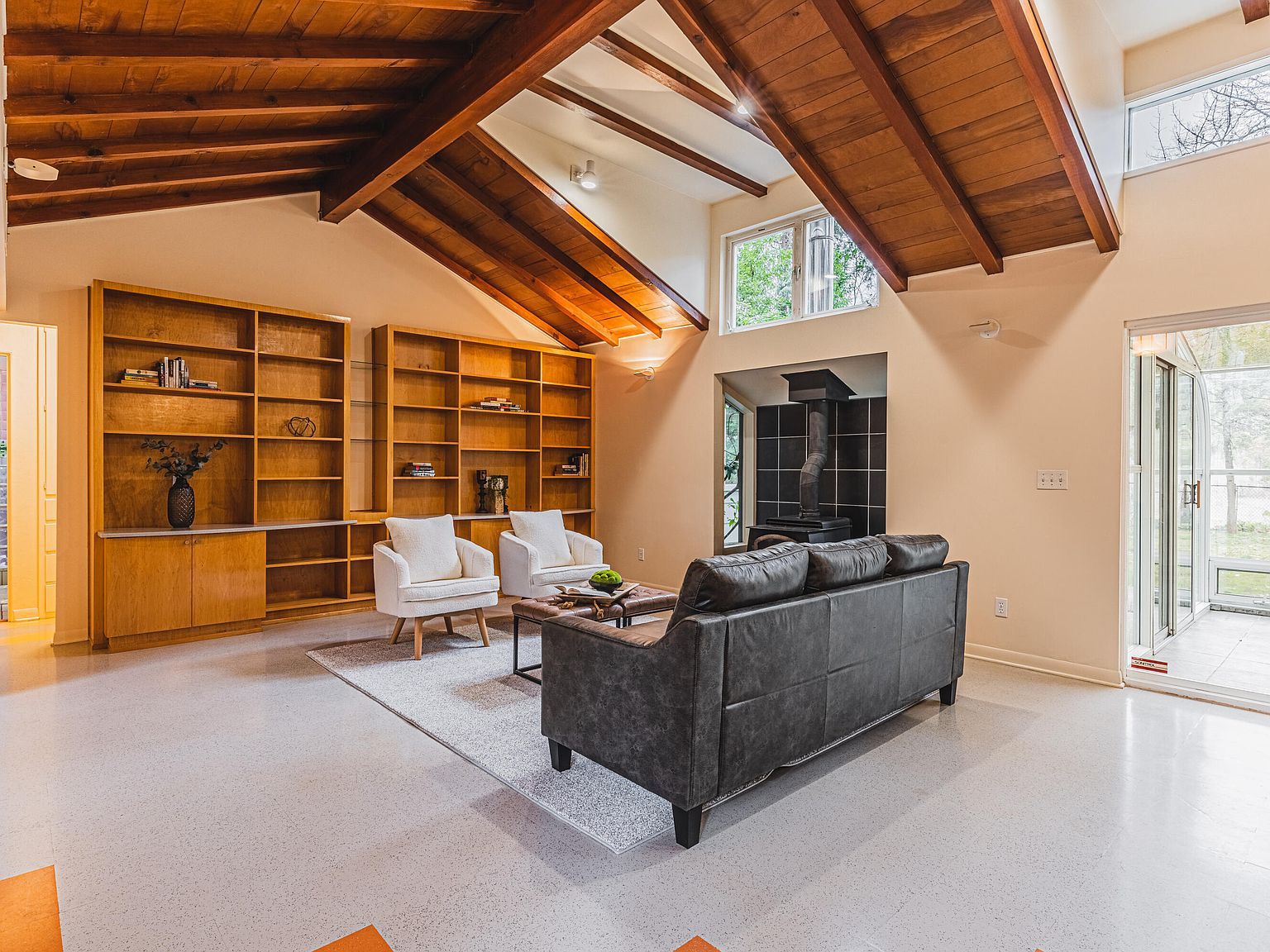 450 Whispering Pines Ln Grants Pass, OR 97527 - Thumbnail 3