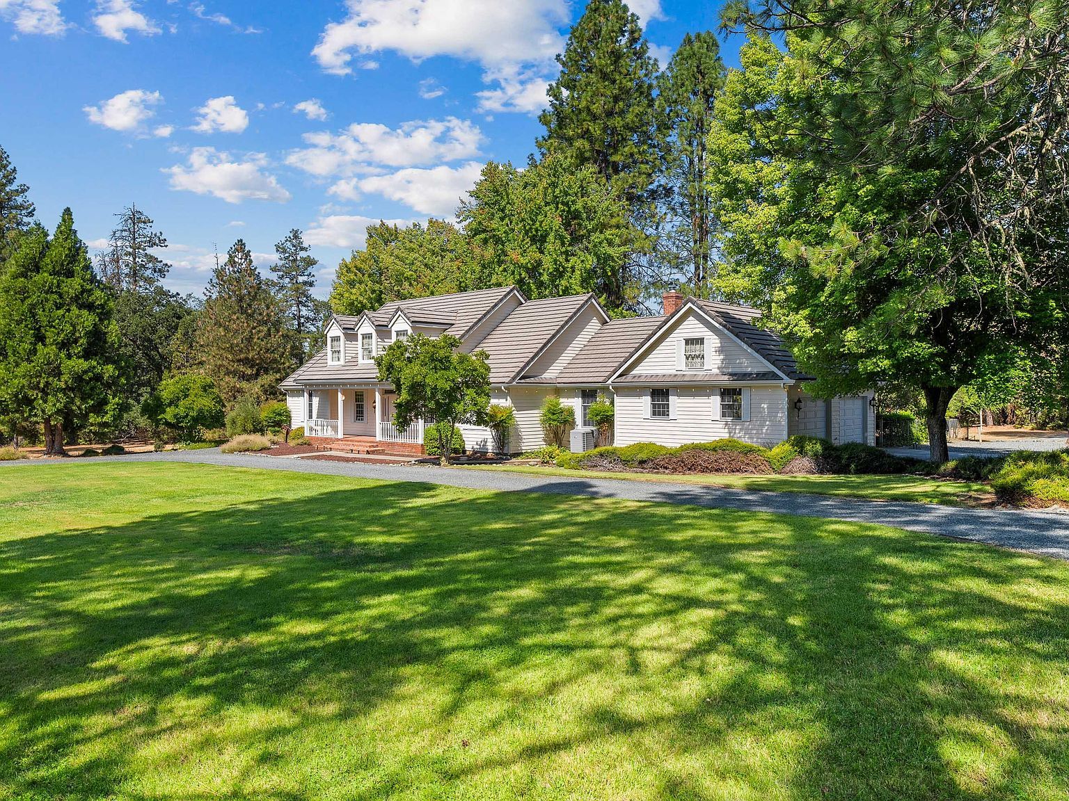 770 Serenity Ln Grants Pass, OR 97526 - Thumbnail 3