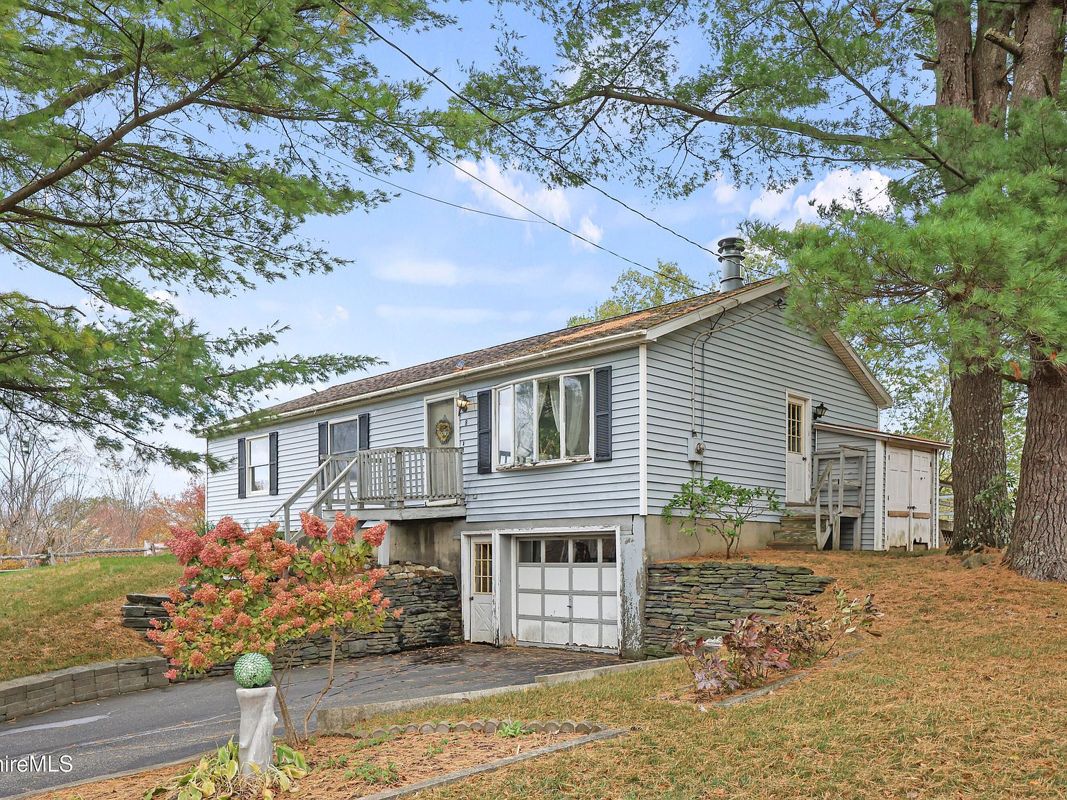 8 Samson Ave Pittsfield, MA 01201 - Thumbnail 3