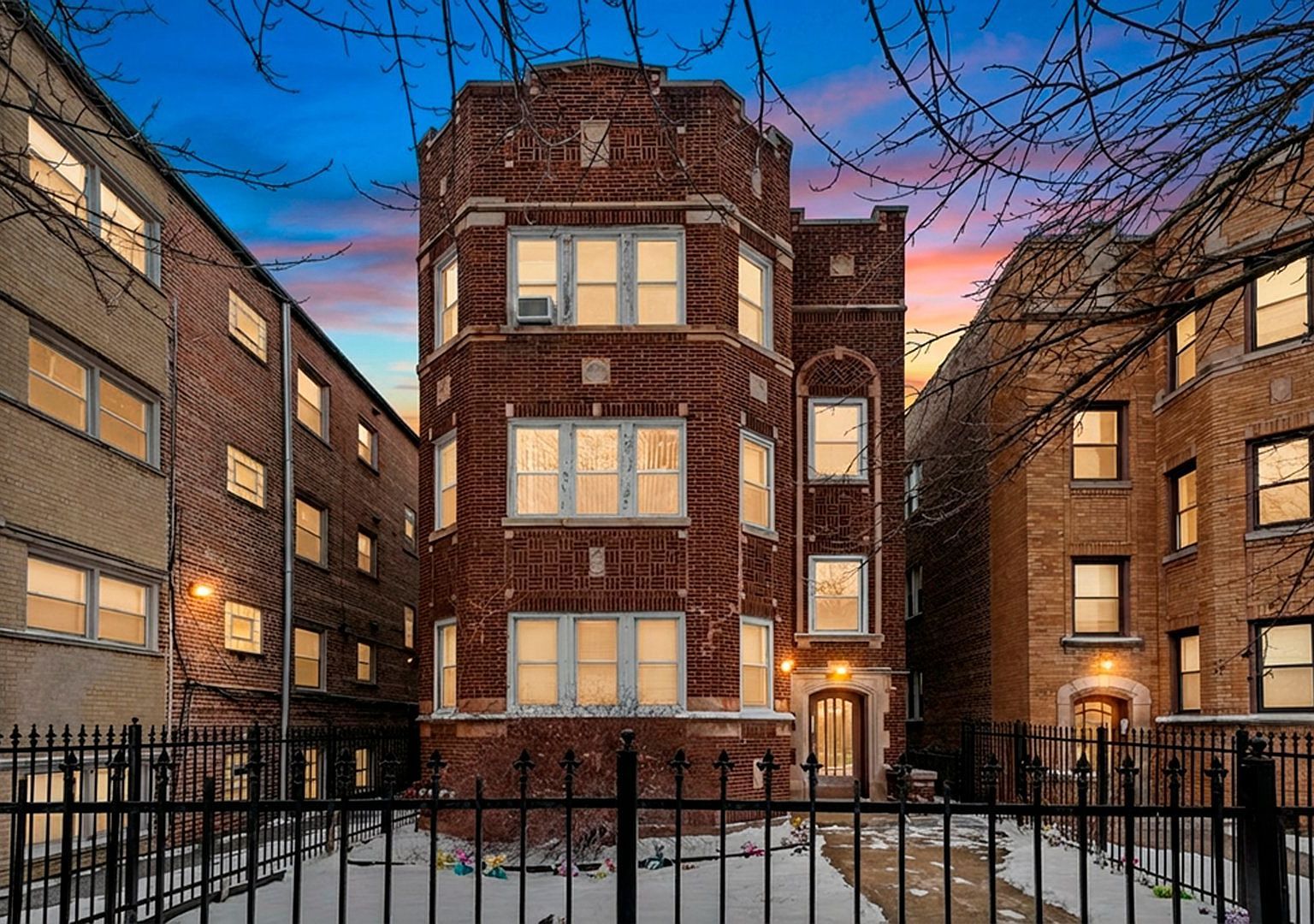 (undisclosed Address) Chicago, IL 60649 - Thumbnail 3