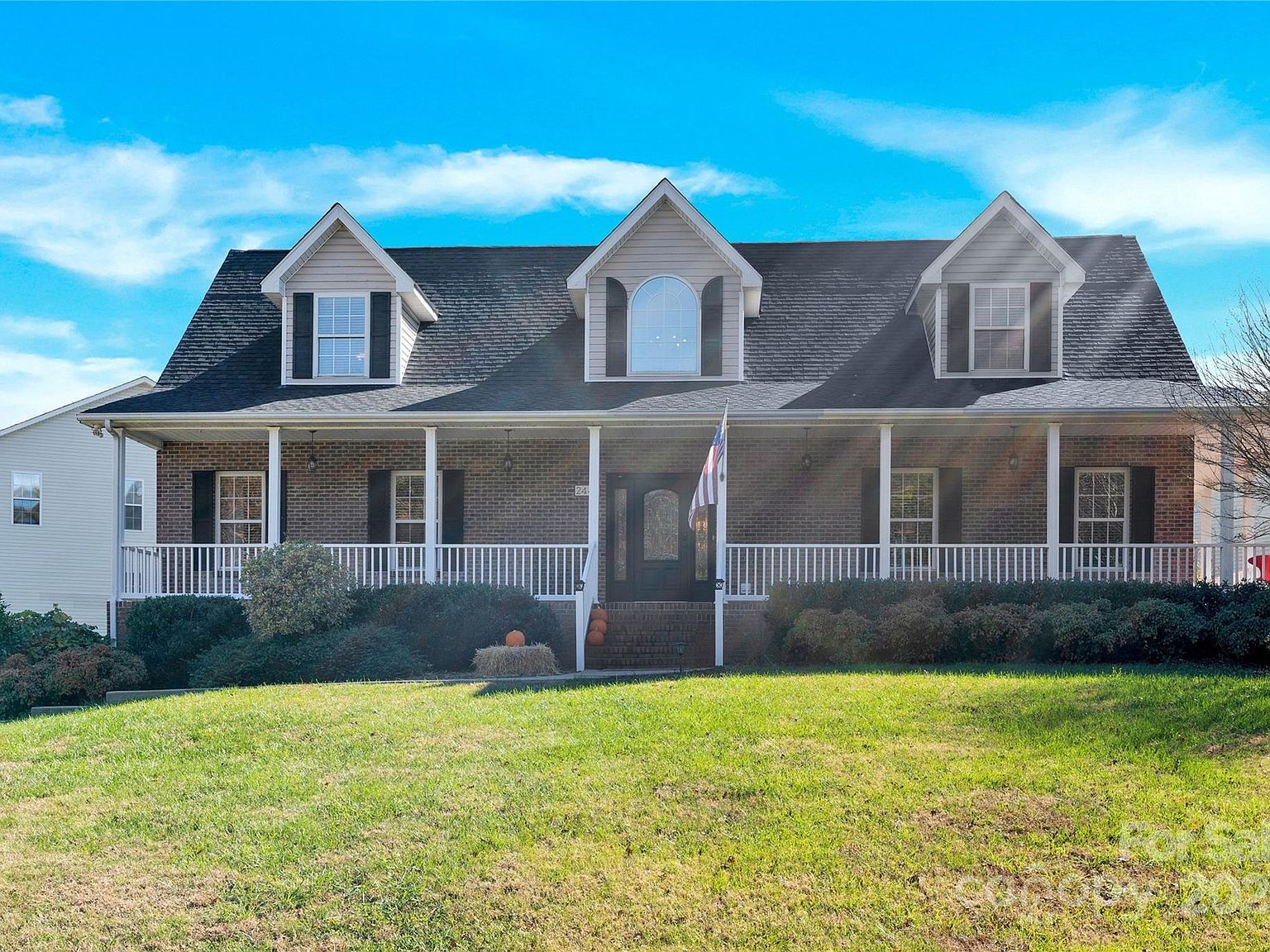 2441 27th Avenue Cir NE Hickory, NC 28601 - Thumbnail 3