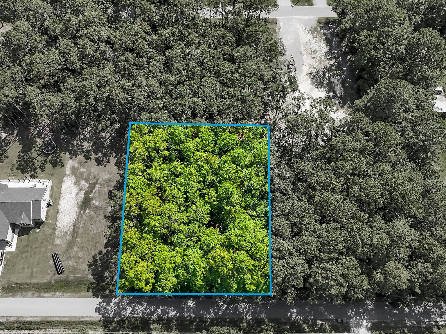 684 Sycamore St, Ocean Springs, MS, 39564 - Thumbnail 3