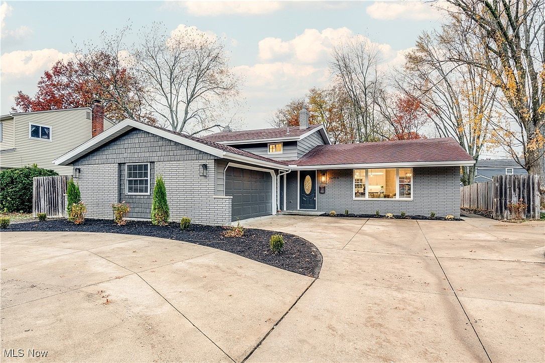 26910 Sudbury Dr North Olmsted, OH 44070 - Thumbnail 3