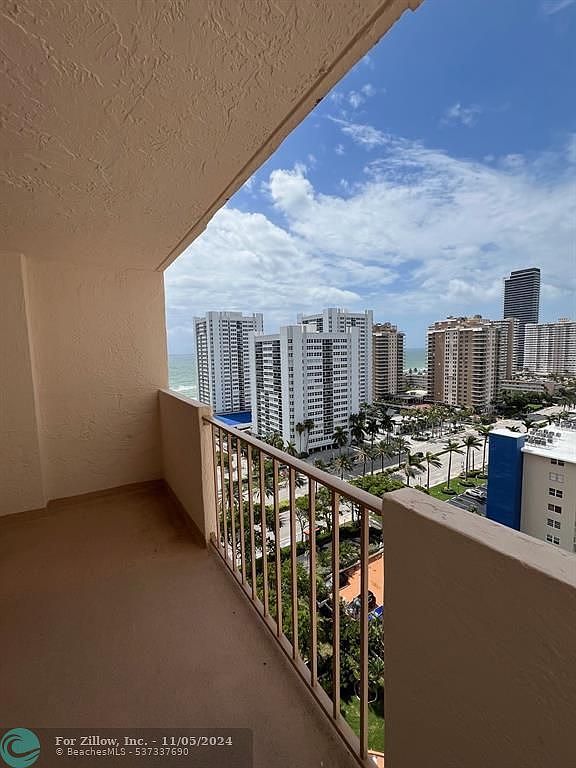 1865 S Ocean Dr APT 17H Hallandale Beach, FL 33009 - Thumbnail 3