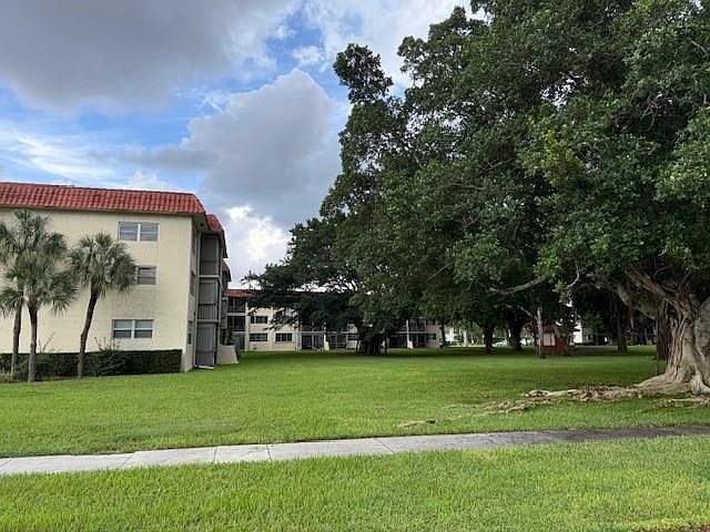 8990 S Hollybrook Blvd APT 302 Pembroke Pines, FL 33025 - Thumbnail 3