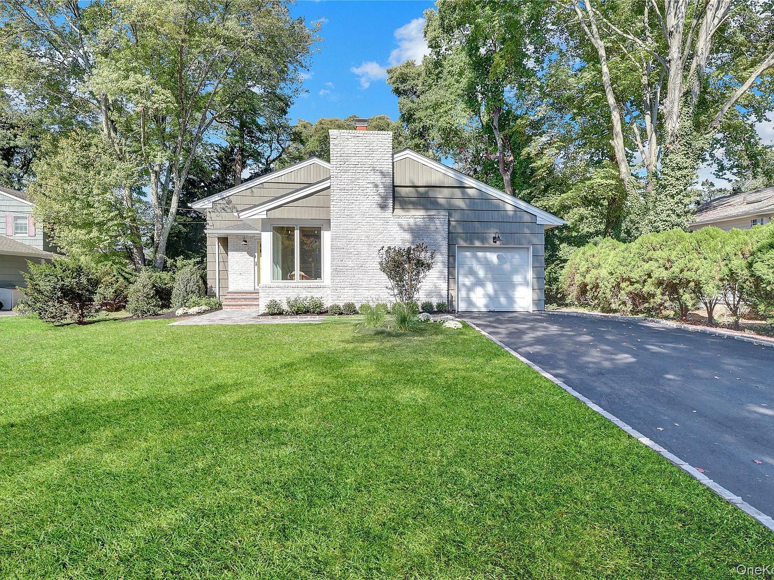 19 Millford Dr Locust Valley, NY 11560 - Thumbnail 3