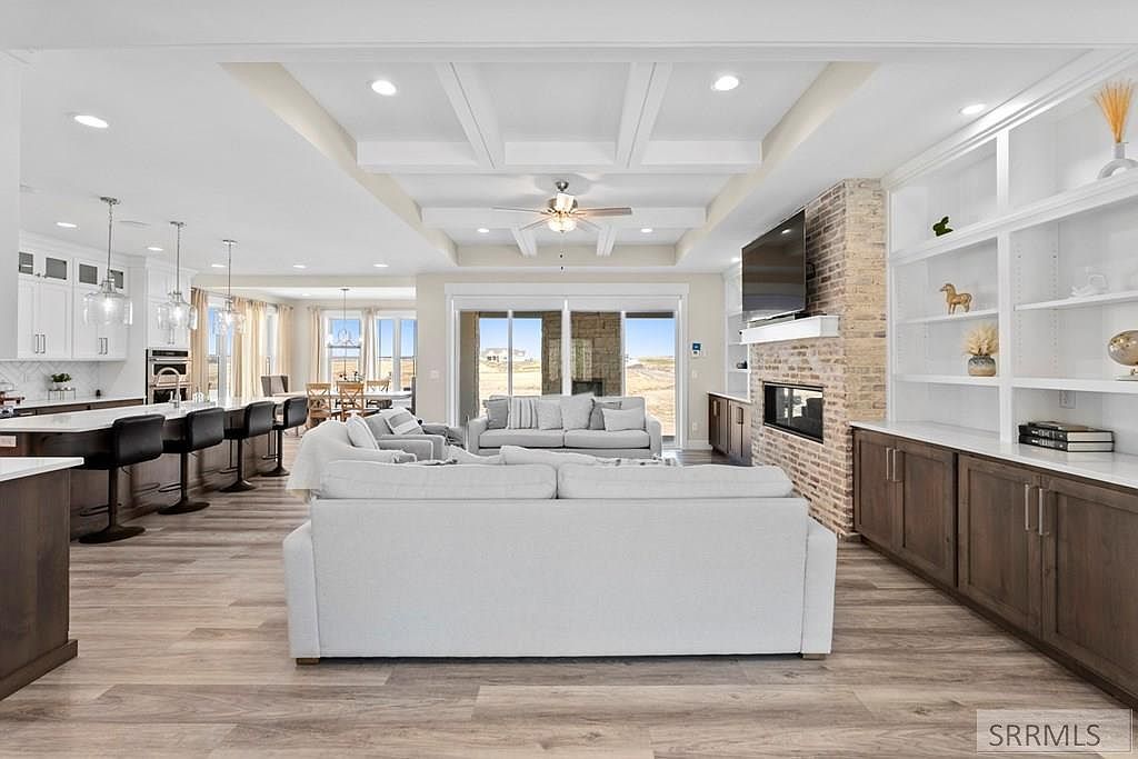 5525 Klamath Falls St Idaho Falls, ID 83406 - Thumbnail 3