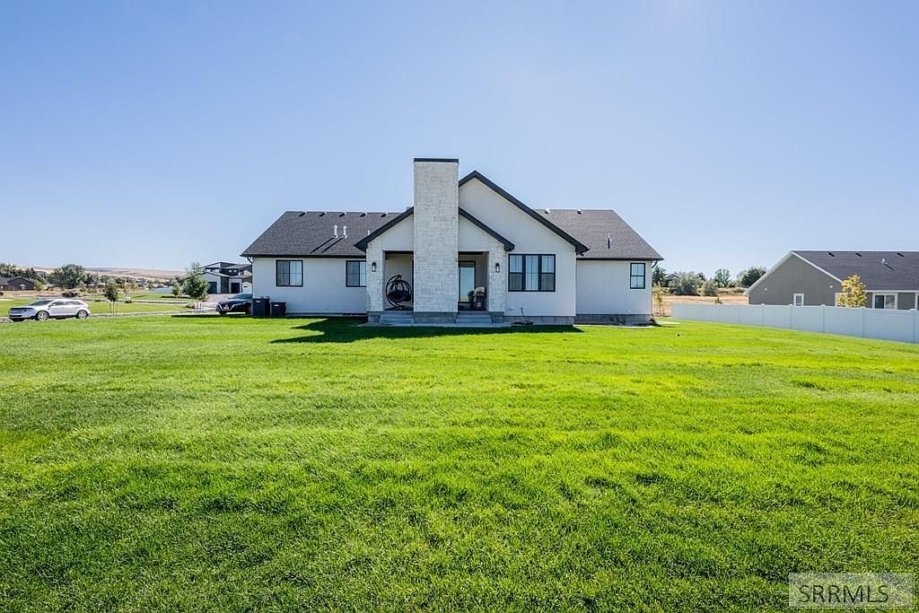 5525 Klamath Falls St Ammon, ID 83406 - Thumbnail 3