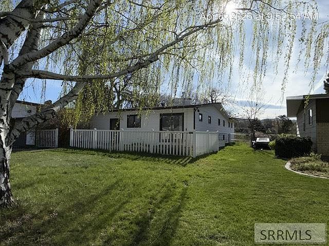 379 Fairway Dr Pocatello, ID 83201 - Thumbnail 3