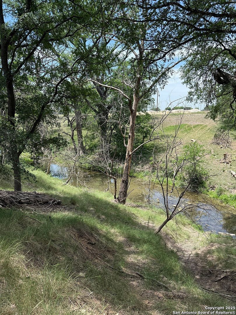 247 Center Point Dr Center Pt, TX 78010 - Thumbnail 3