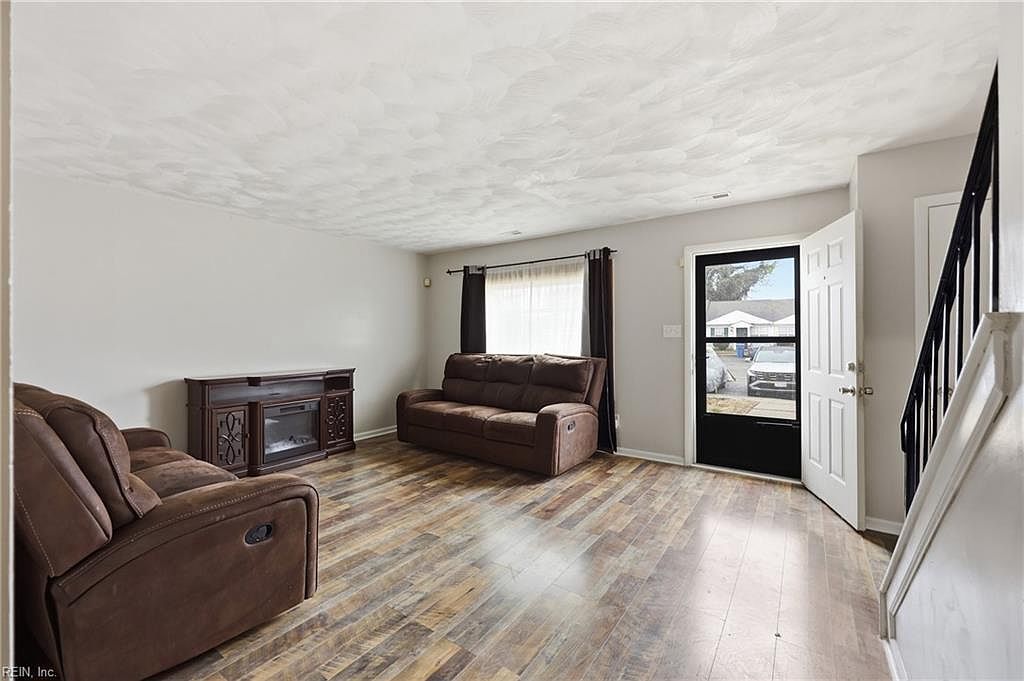 2819 Eric Ct Chesapeake, VA 23323 - Thumbnail 3