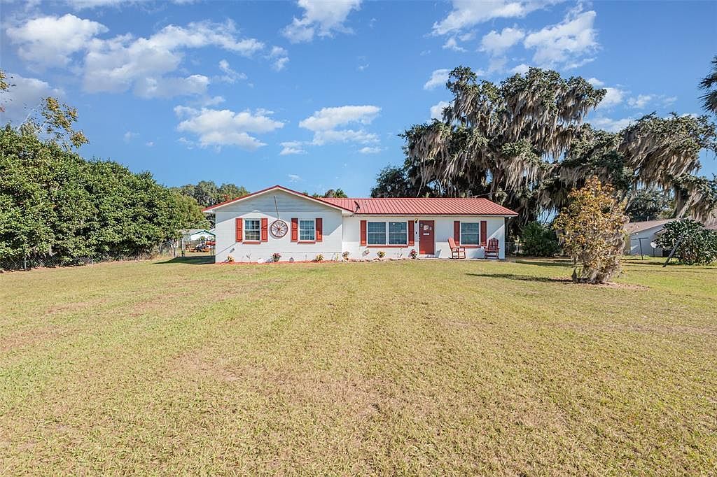 404 E Grand Rondo Crescent City, FL 32112 - Thumbnail 3