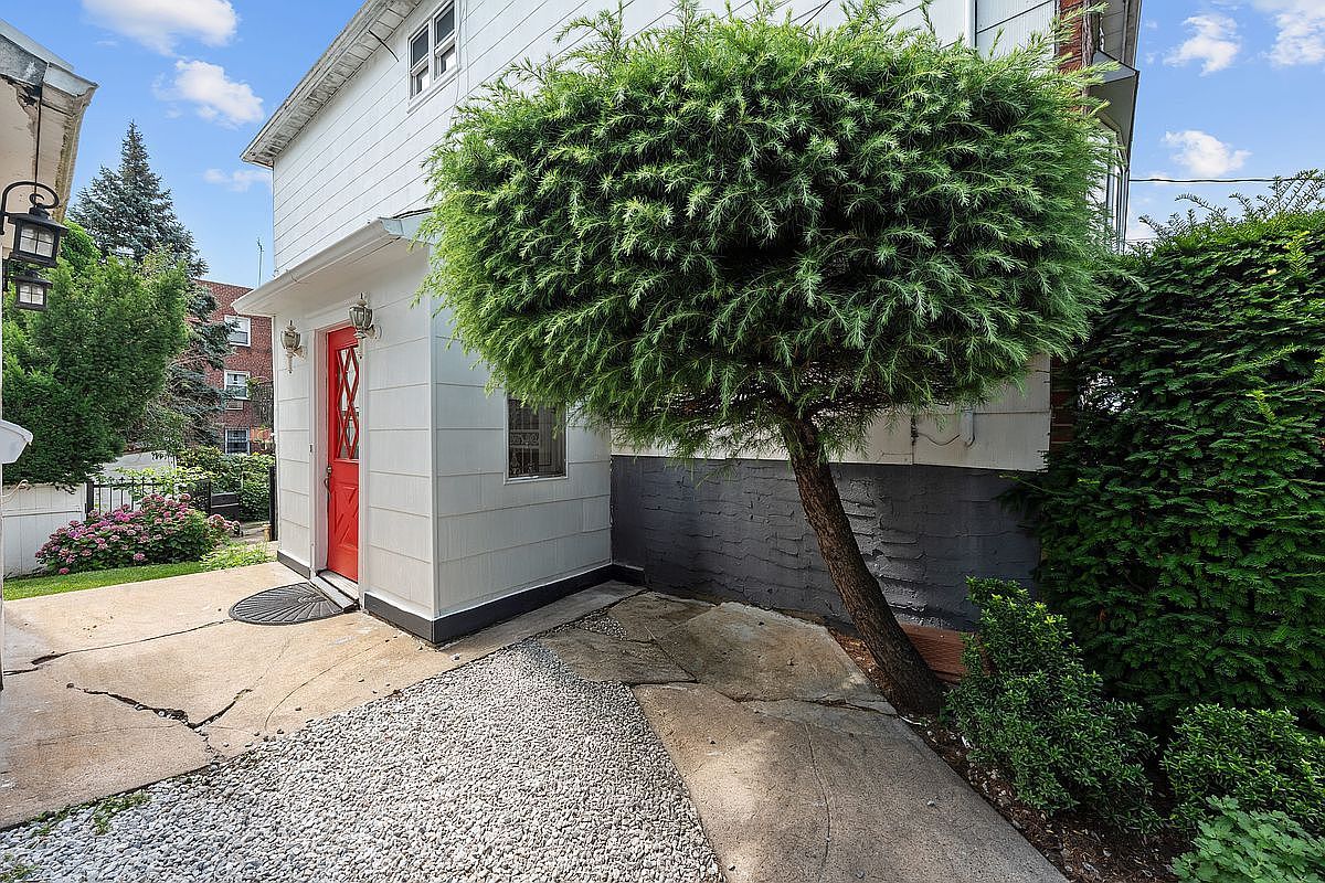 24 Paerdegat 1 St Brooklyn, NY 11236 - Thumbnail 3