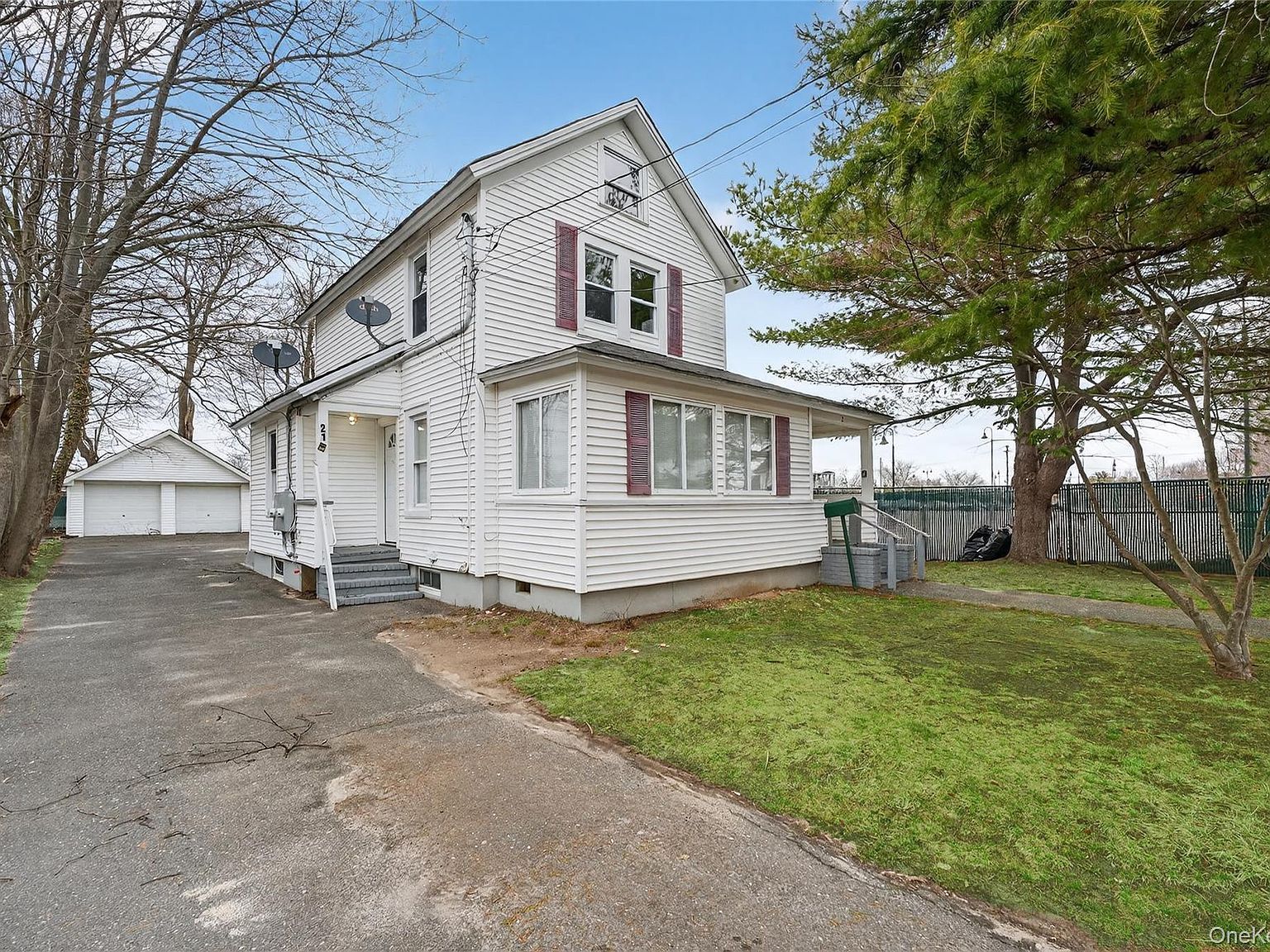 21 Maple Ave Port Jefferson Station, NY 11776 - Thumbnail 3