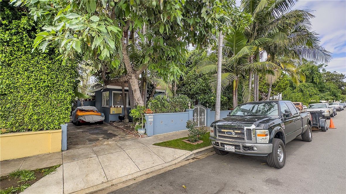 1837 Beloit Ave Los Angeles, CA 90025 - Thumbnail 3